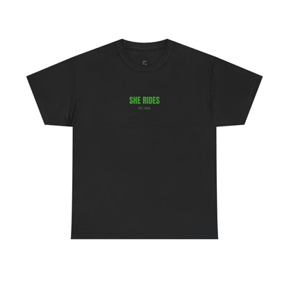 She Rides Basic T-shirt Groen//Bikergirl T-shirt