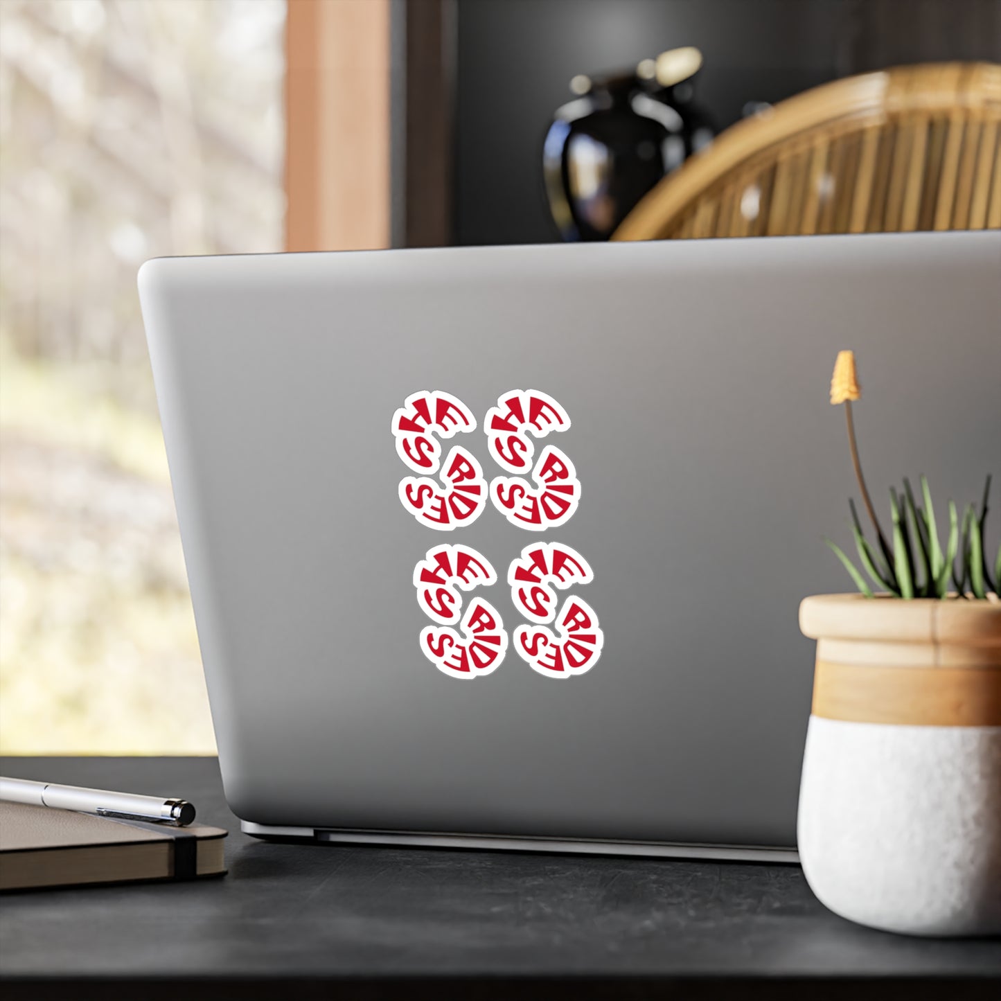 Stickers She Rides logo Rood Kiss-Cut Vinyl