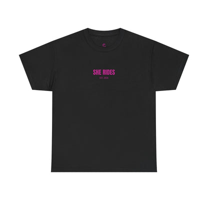 She Rides Basic T-shirt Roze//Bikergirl T-shirt